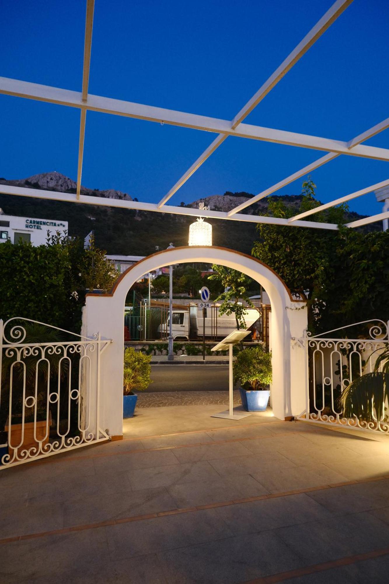 La Rondinella Suite 아나카프리 외부 사진
